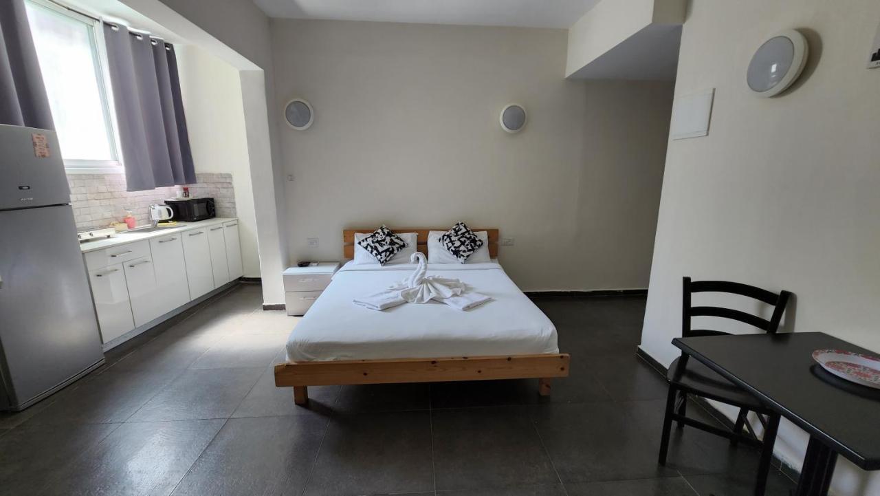 David Hameleh House Aparthotel Netanya Rum bild
