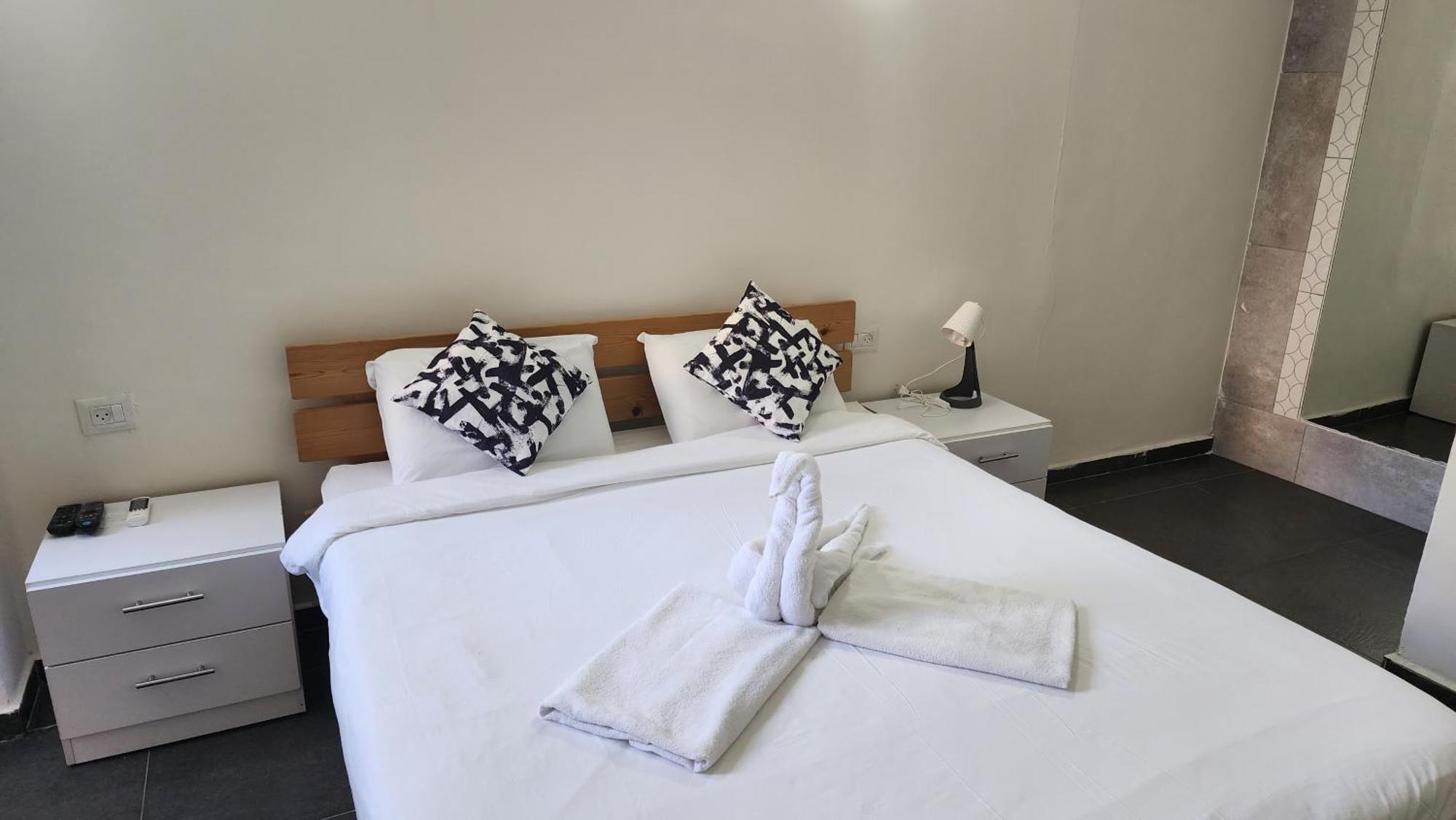 David Hameleh House Aparthotel Netanya Rum bild