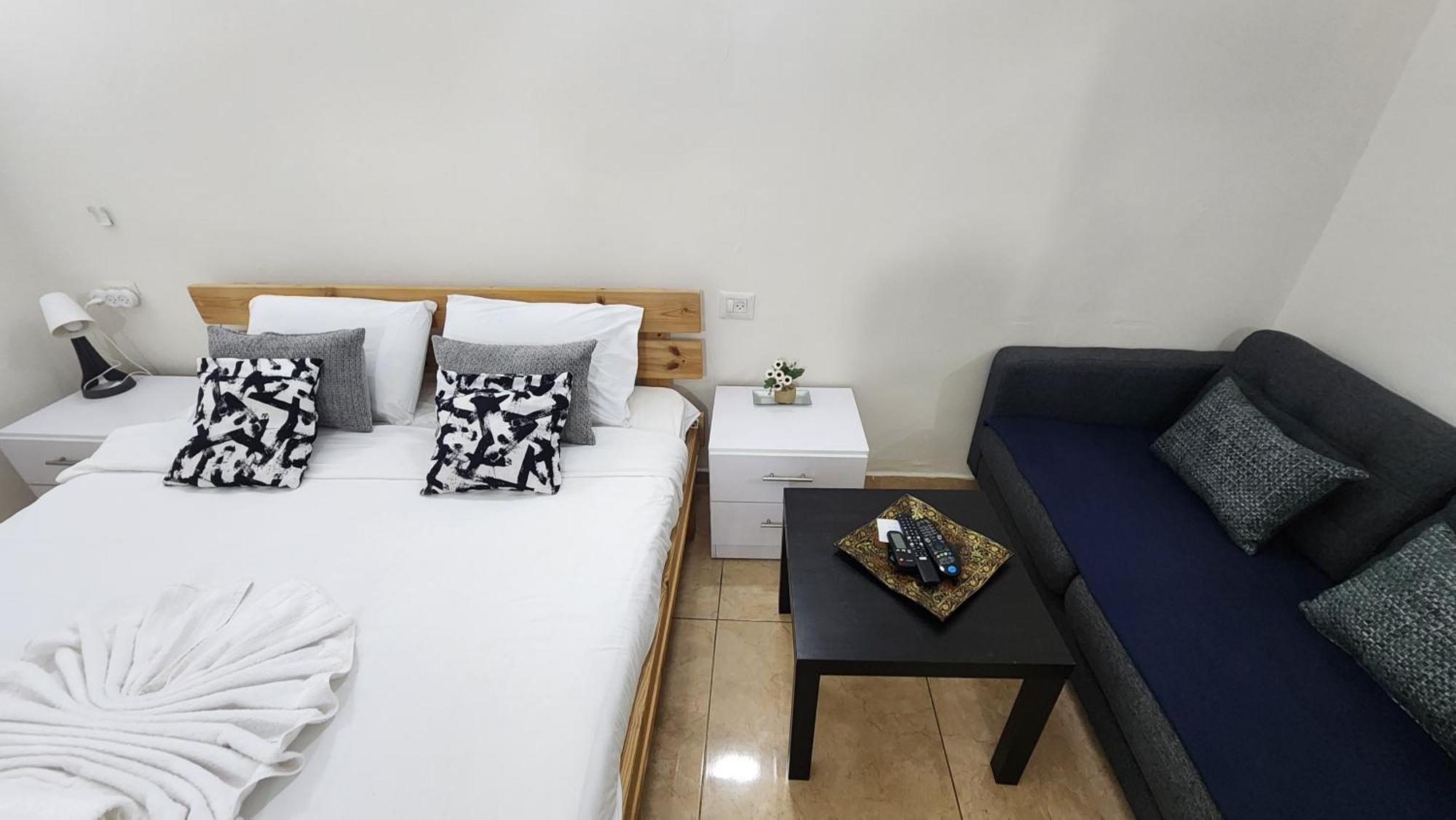 David Hameleh House Aparthotel Netanya Rum bild